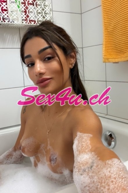 Yasmin - Escort Losanna
