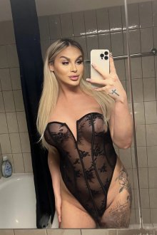 TS Aisha Moon