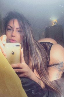 Camilla Sexy