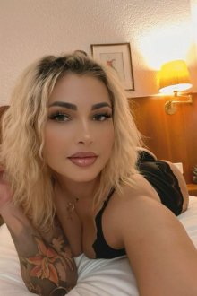 Alexandra Hot