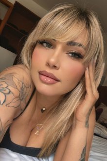 Alexandra Hot
