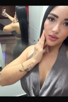 Mia