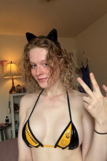 Trans cochonne avec beaucoup de sperme