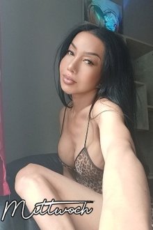 TS LingLing Thai