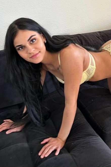 Zoya Fox