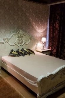 Salon Geneva Girls VI