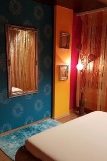 Salon Geneva Girls VI